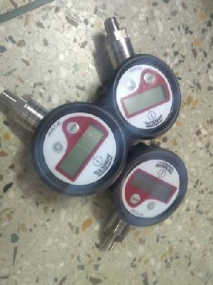 Winter Canada Digital Pressure Gauge