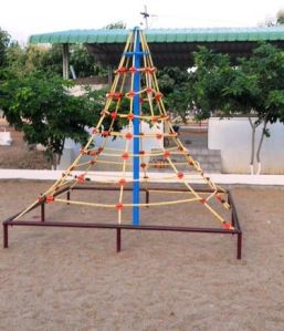 Pyramid Net Climber