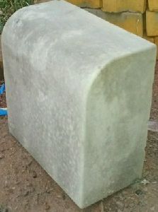 Concrete kerb stone