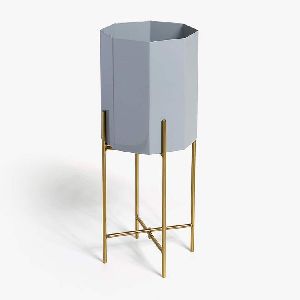 Metal Planter Stand