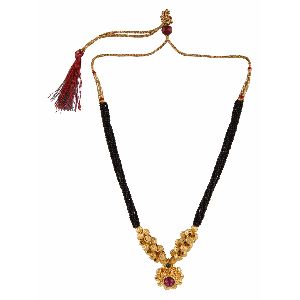 women black beaded pearl temple pendant necklace
