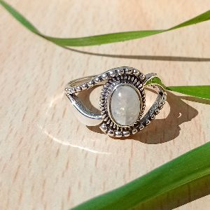 Rainbow Moonstone 925 Sterling Silver Ring