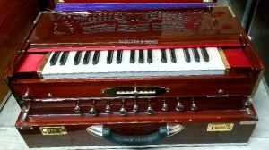 Harmonium 9 scale changers