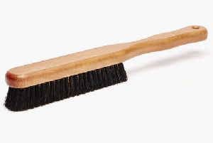 Flat cleaning brush
