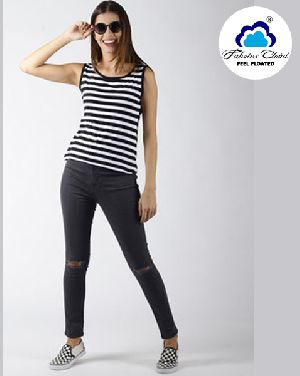 Sleeveless T-Shirt 01