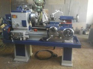 4.5 Feet Medium Duty Lathe Machine