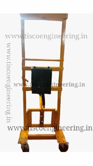 Boom acb lifting truck.