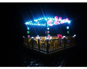 Romantic Float Dine