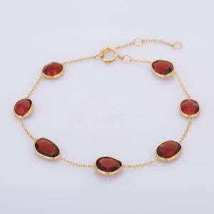 Garnet Adjustable 18K Yellow Gold Bracelet