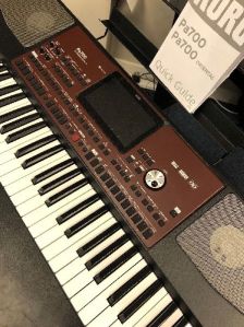 Korg Pa700 Oriental 61 Key Arranger Piano