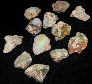 R 169 Rough Opal Stones