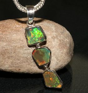 S159 Opal Pendant