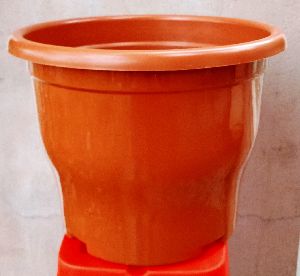 Terracotta/Colour Plastic Pot 7 Inch Short