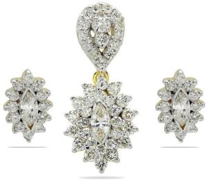 Diamond Pendant Set With Marquise Style