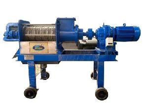 BIO GAS SLURRY SOLID LIQUID SEPERATOR DEWATERING MACHINE