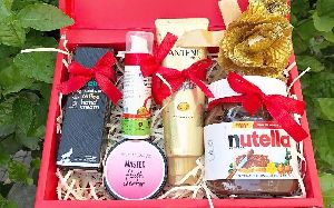 Gift Box Hamper Service