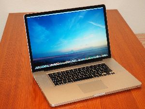 Apple Macbook Pro 17
