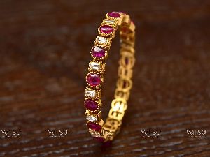 206278 Gold Antique Bangles