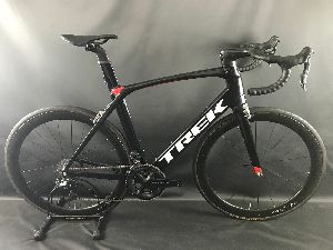 2018 trek madone di2 carbon wheels Sports Bicycles