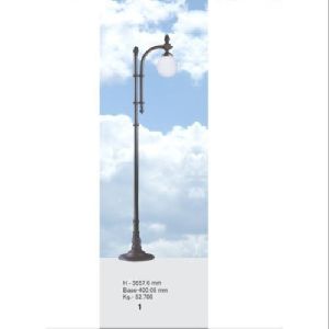cast iron lighting pole