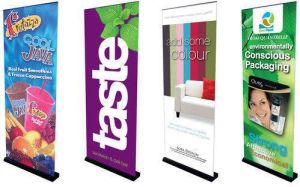 Roll up banner stand