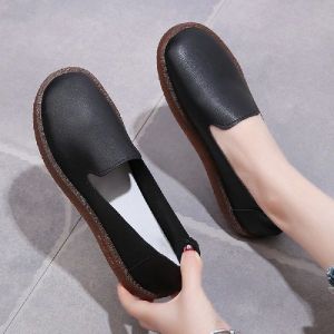 Ladies Leather Flat Shoes