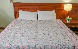 Classic Naya Rose Applique Bedcover