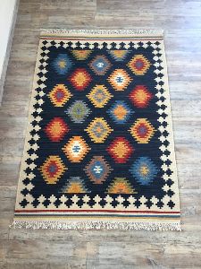 Traditional Wool Kilim Area Rug