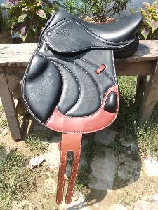 English Jump close contact leather saddle