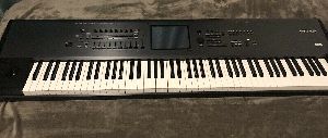 korg kronos 88 key music synthesizer