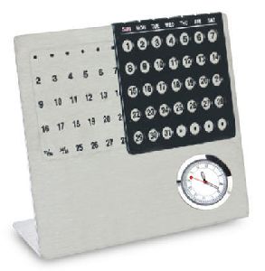 Desktop Calendar With Clock