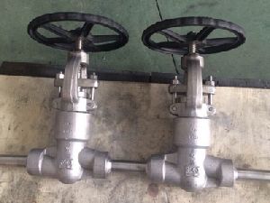 ALLOY PRESSURE SEAL GLOBE VALVE