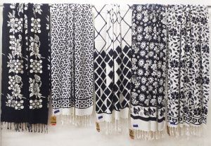 REYON PRINT B&W STOLE-BARABANKI