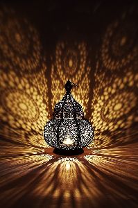 Decorated table lamp