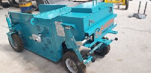 kerb casting machine