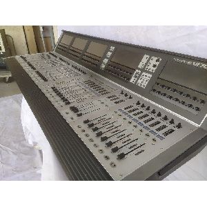 Soundcraft 128-Channel Digital Mixing Console Control Surface