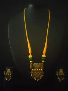 Antique Gold Finish Metal Necklace Set