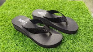 Women Shimmer Black Slipper