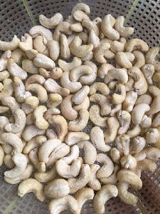 Broken Cashew Nuts