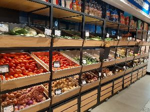 Supermarket Vegetable Display Rack