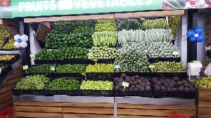 Supermarket Vegetable Display Rack