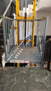 Hydraulic Goods Lift