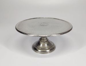 Round Cake Stand