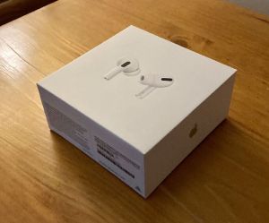 Apple AirPods Pro With Wireless Charging Case