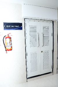 ELECTRIC LOUVERED DOORS