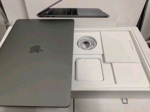 Apple MACBOOK PRO