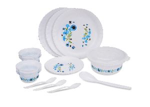 18 Pcs Plastic Dinner Set