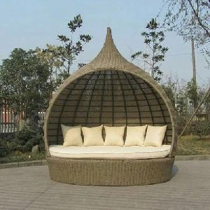 Basket Shaped Sun Lounger