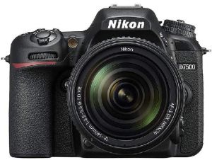 Nikon D7500 20.9MP Digital SLR Camera (Black) with AF-S DX NIKKOR 18-140mm VR Lens