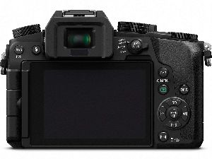 Panasonic LUMIX G7 16.00 MP 4K Mirrorless Interchangeable Lens Camera Kit with 14-42 mm Lens